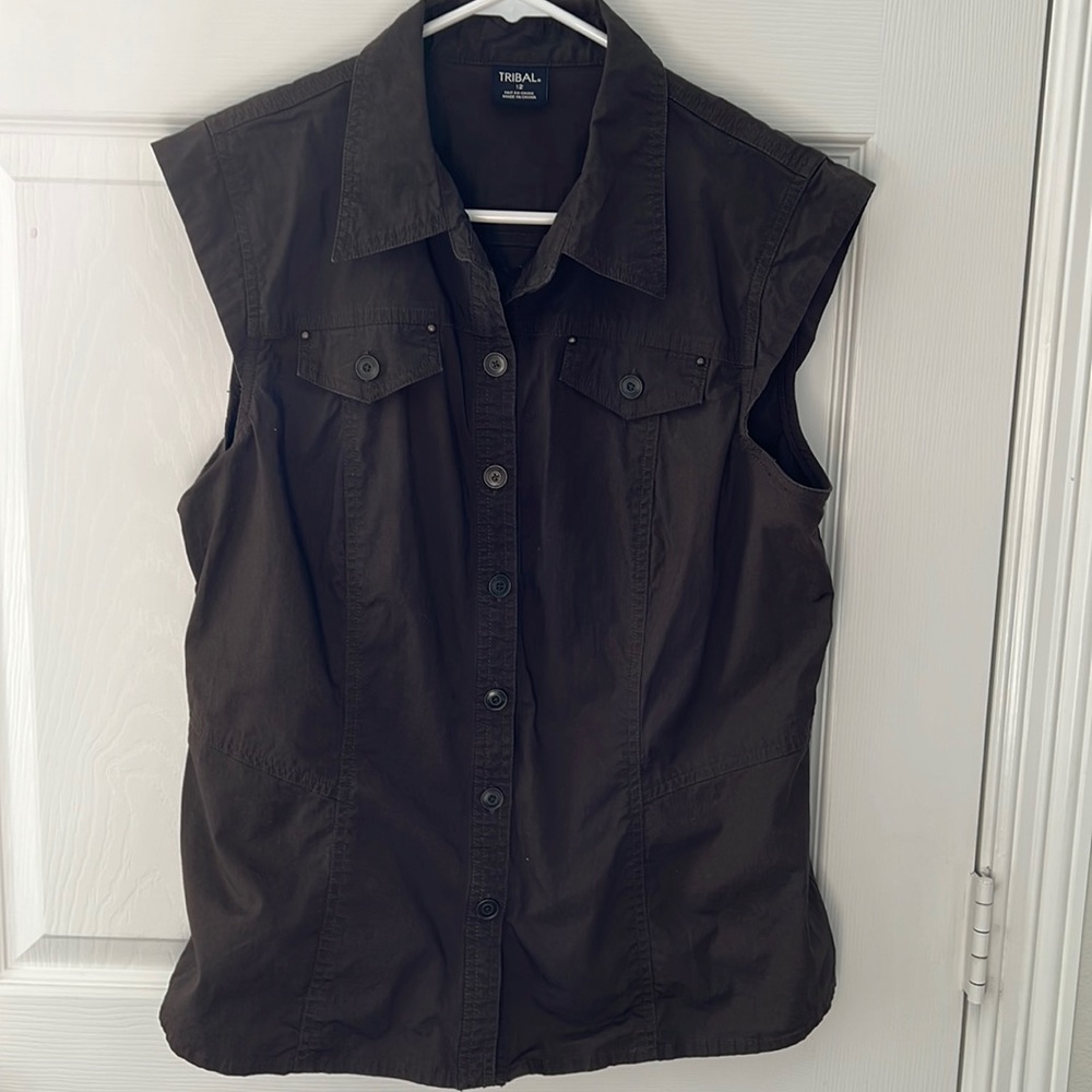 Tribal brown cap sleeve button up blouse